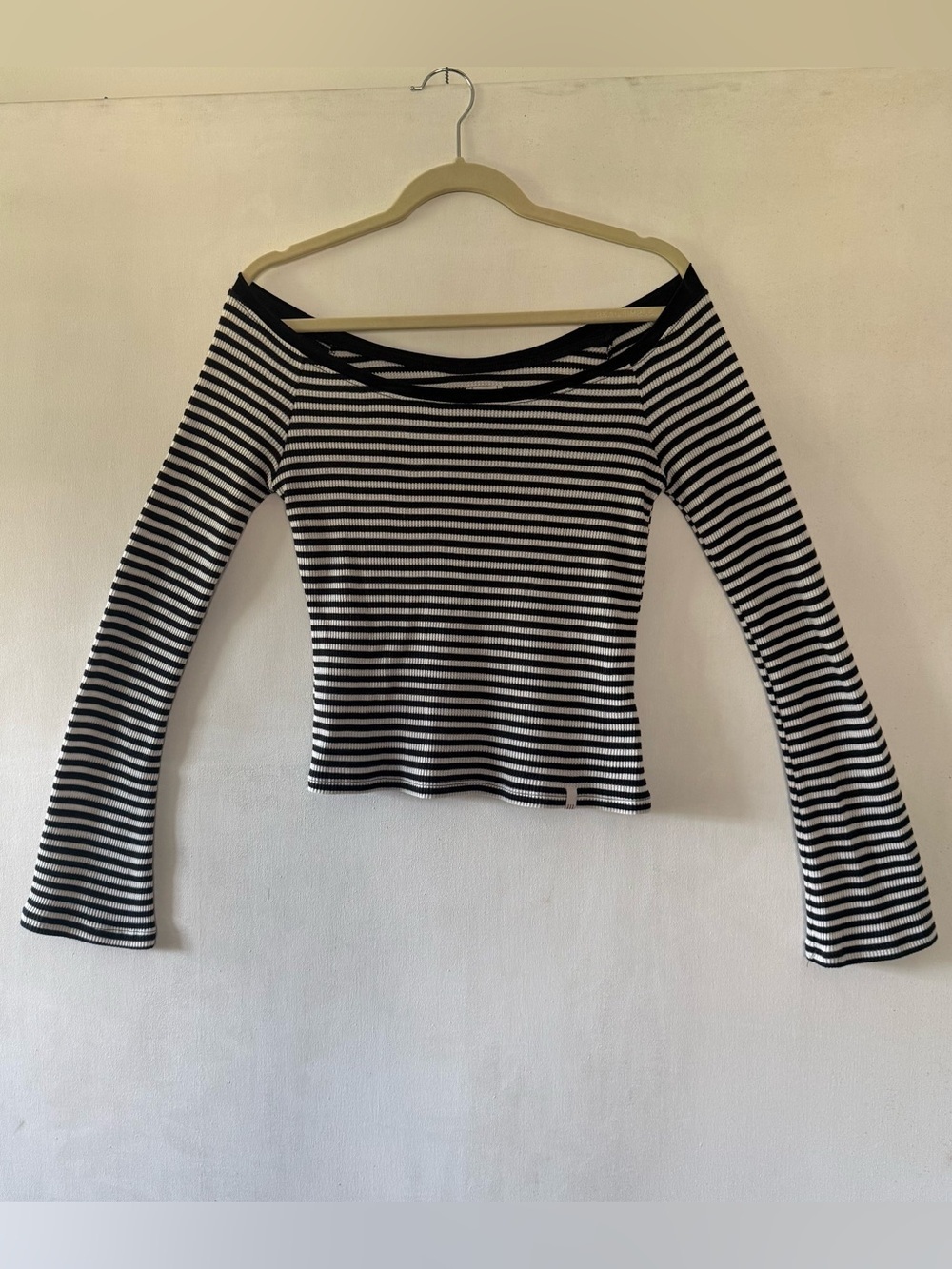 Urban Outfitters Black & White Off Shoulder Striped Long Sleeve Top - Picture 4 of 6